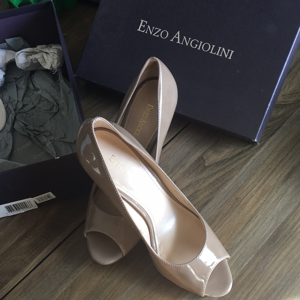 Dress shoes
